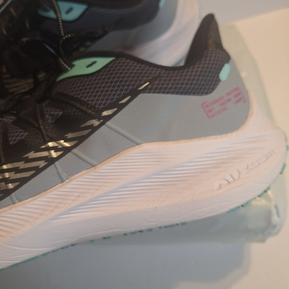 Nike Winflo 7 Shield Running Women's Shoes. Size 10.5 - Picture 2 of 11